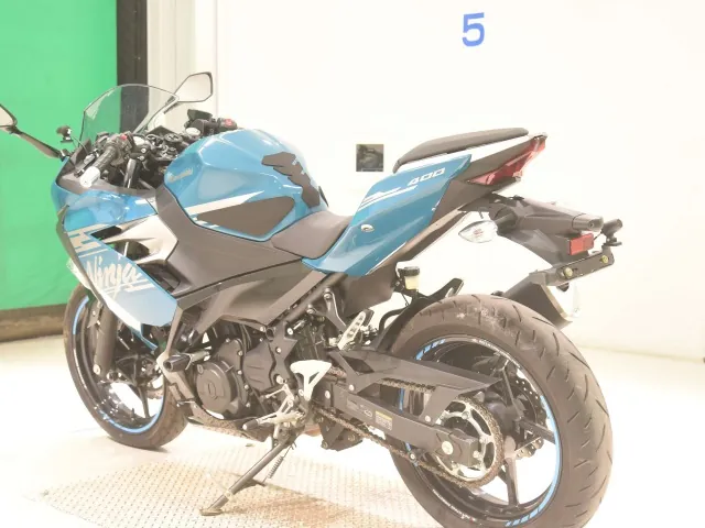 Kawasaki Ninja 400 2021, зелёный, фото 6
