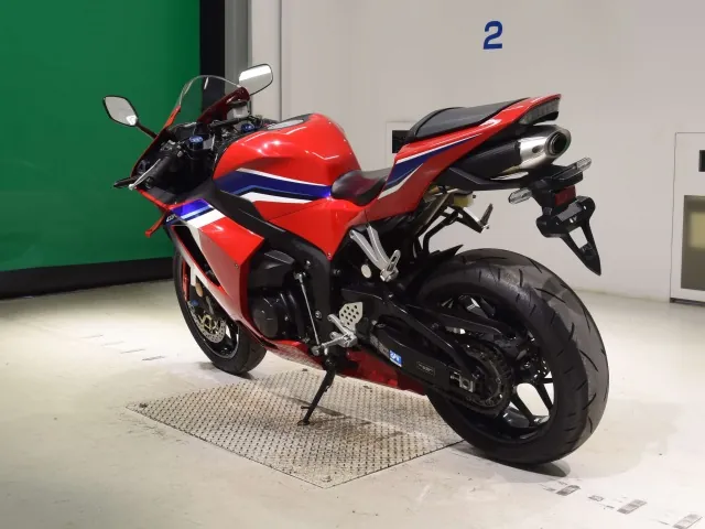 Honda CBR600RR 2021, white | red | blue, фото 6