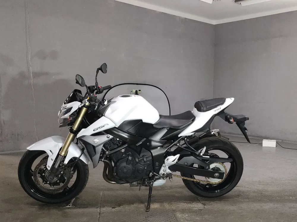 Suzuki GSR750 2015, белый, фото 2
