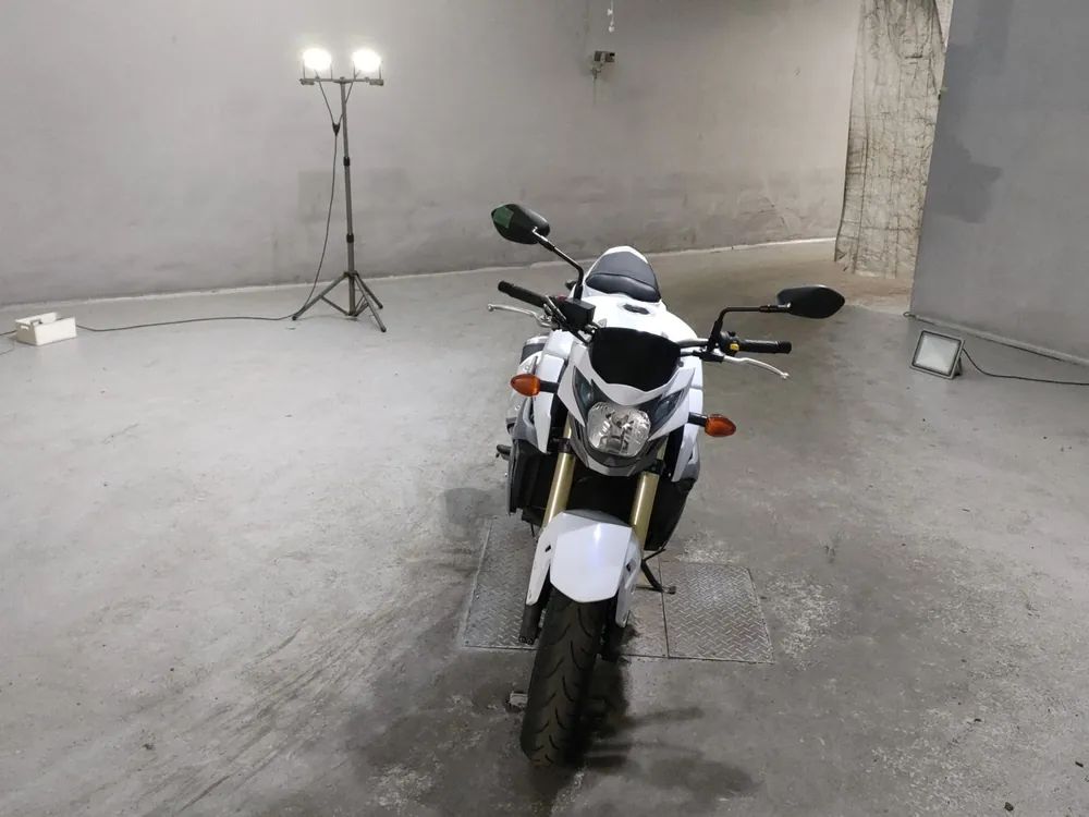 Suzuki GSR750 2015, белый, фото 3