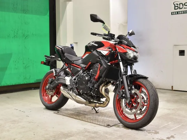 Kawasaki Z650A 2026, красный, фото 3