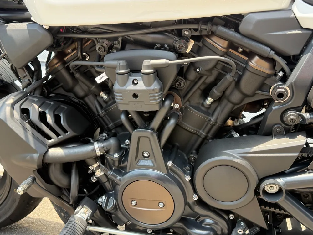 Harley-Davidson RH1250S 2022, белый, фото 11