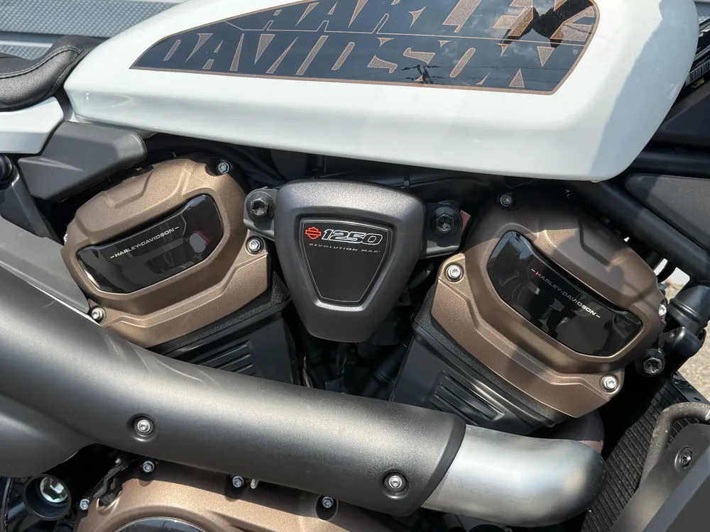 Harley-Davidson RH1250S 2022, белый, фото 9