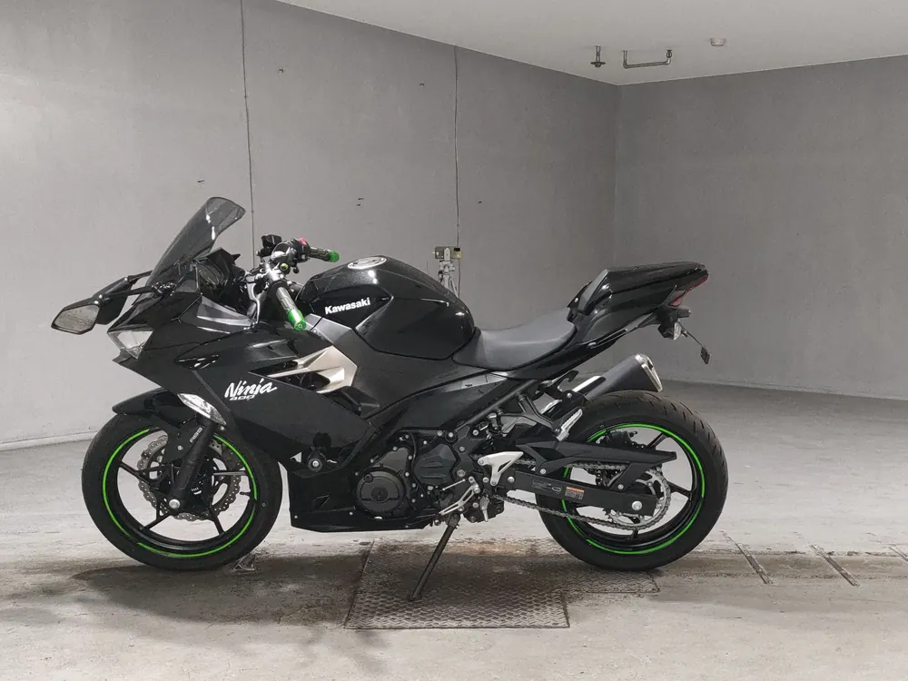 Kawasaki Ninja 400 2021, чёрный, фото 2