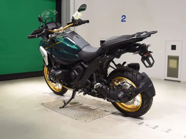 BMW R1300GS 2024, зелёный, фото 6