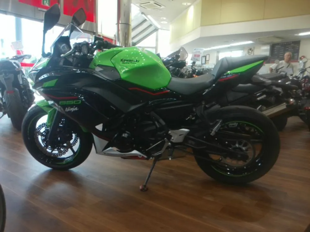 BMW K1200R 2022, black / lime, фото 2