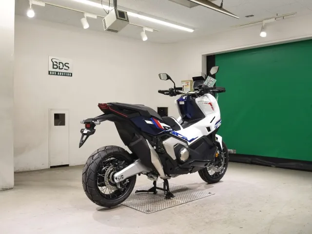 Honda X-ADV750 2026, white | navy blue, фото 5