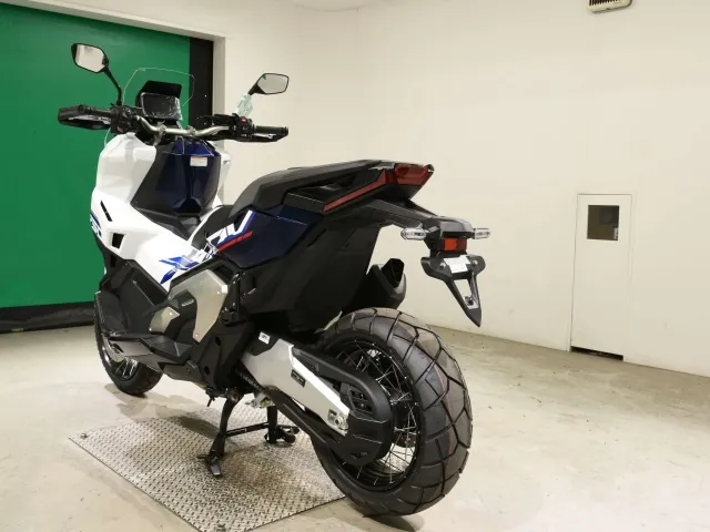 Honda X-ADV750 2026, white | navy blue, фото 6