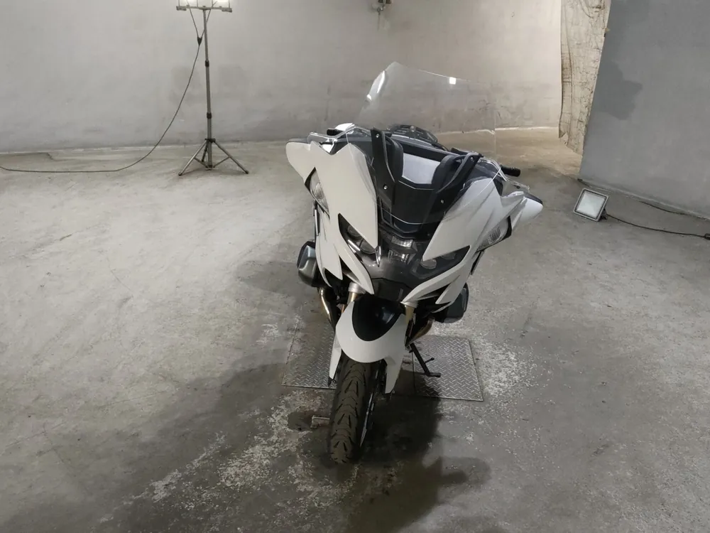 BMW R1250RT 2023, белый, фото 3