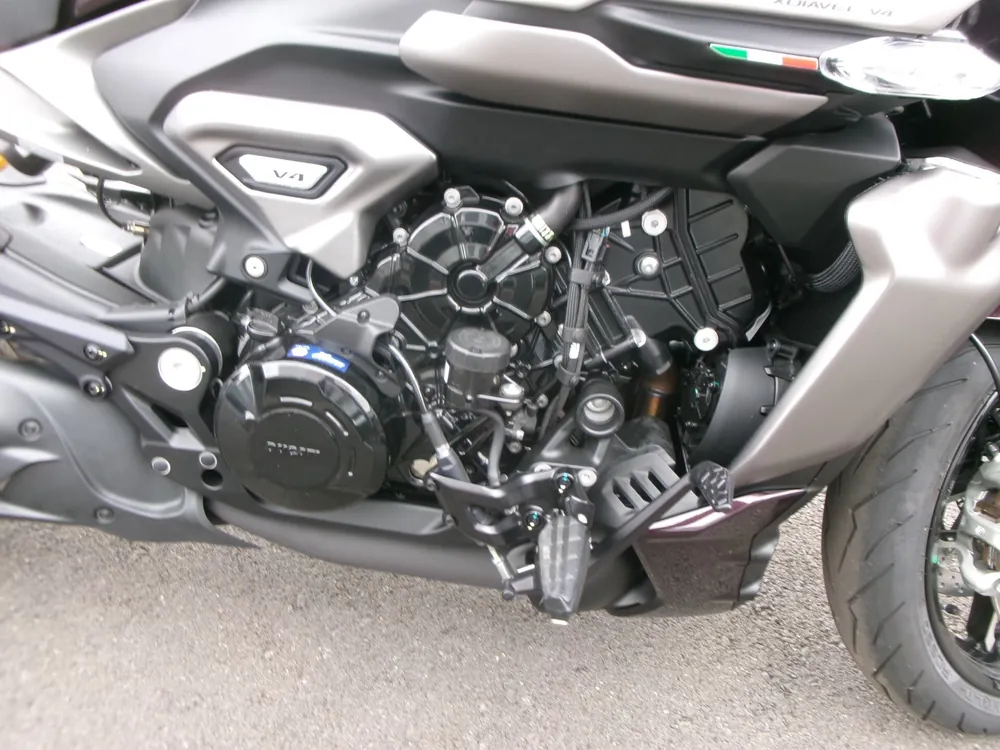 Ducati X Diavel V4 2026, light brown, фото 5