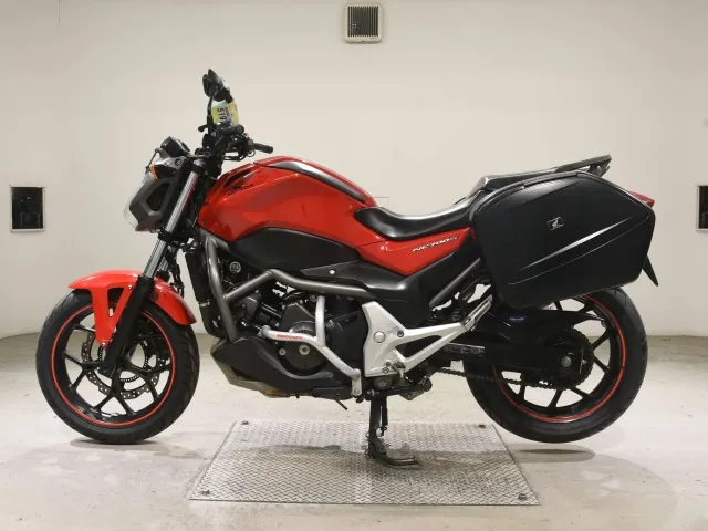 Honda NC700S 2013, красный, фото 2