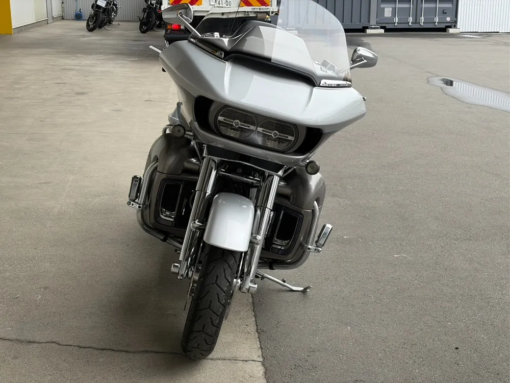 Harley-Davidson FLTRUSE1800CVO 2016, серебристый, фото 5