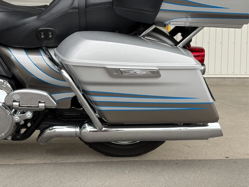 Harley-Davidson FLTRUSE1800CVO 2016, серебристый, фото 8