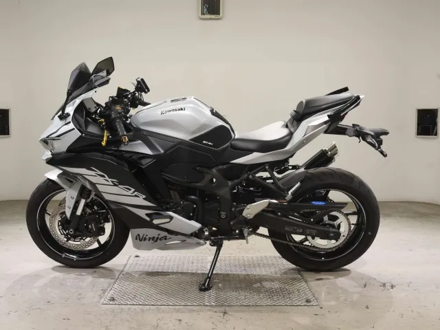 Kawasaki ZX-4R SE 2025, white | black, фото 2