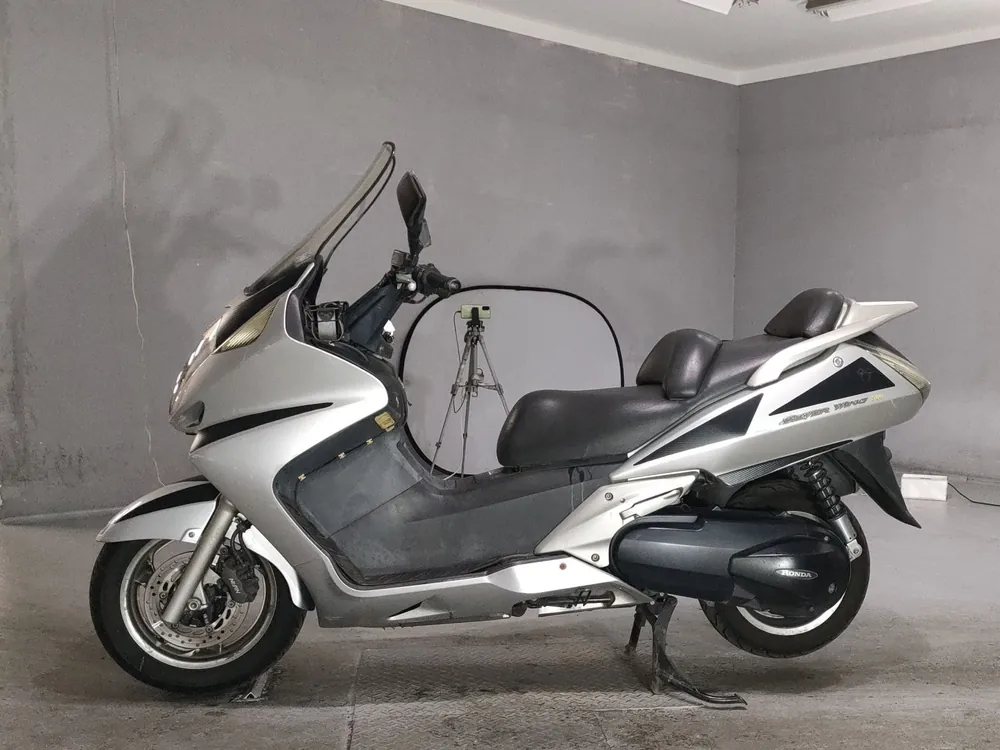 Honda Silver Wing 600 2001, серебристый, фото 2