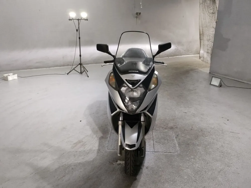 Honda Silver Wing 600 2001, серебристый, фото 3