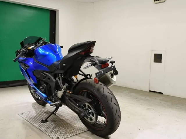Kawasaki ZX-4R SE 2023, синий, фото 6