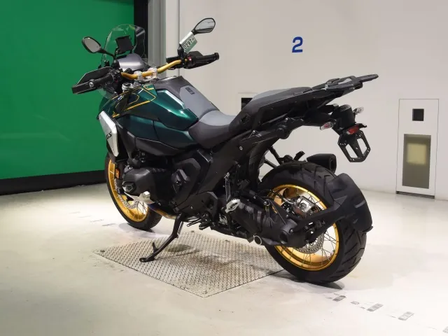 BMW R1300GS 2024, зелёный, фото 6