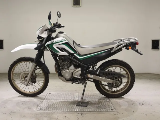 Yamaha Serow 250, белый, серебристый, фото 2