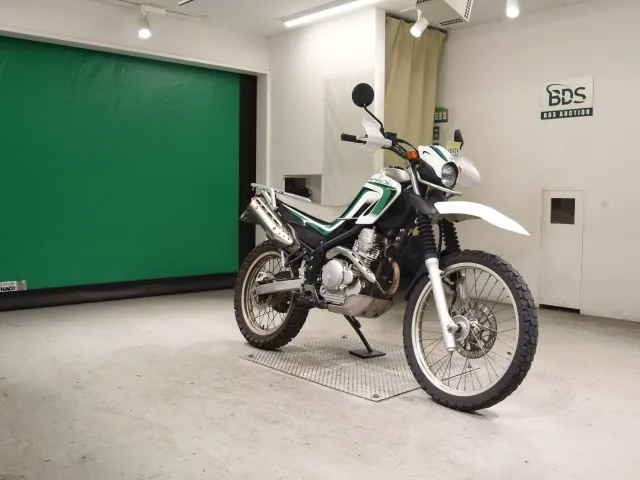 Yamaha Serow 250, белый, серебристый, фото 3
