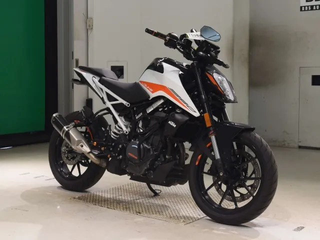 KTM 390 Duke 2022, white | black, фото 3