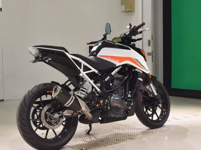 KTM 390 Duke 2022, white | black, фото 5