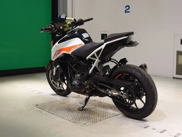 KTM 390 Duke 2022, white | black, фото 6