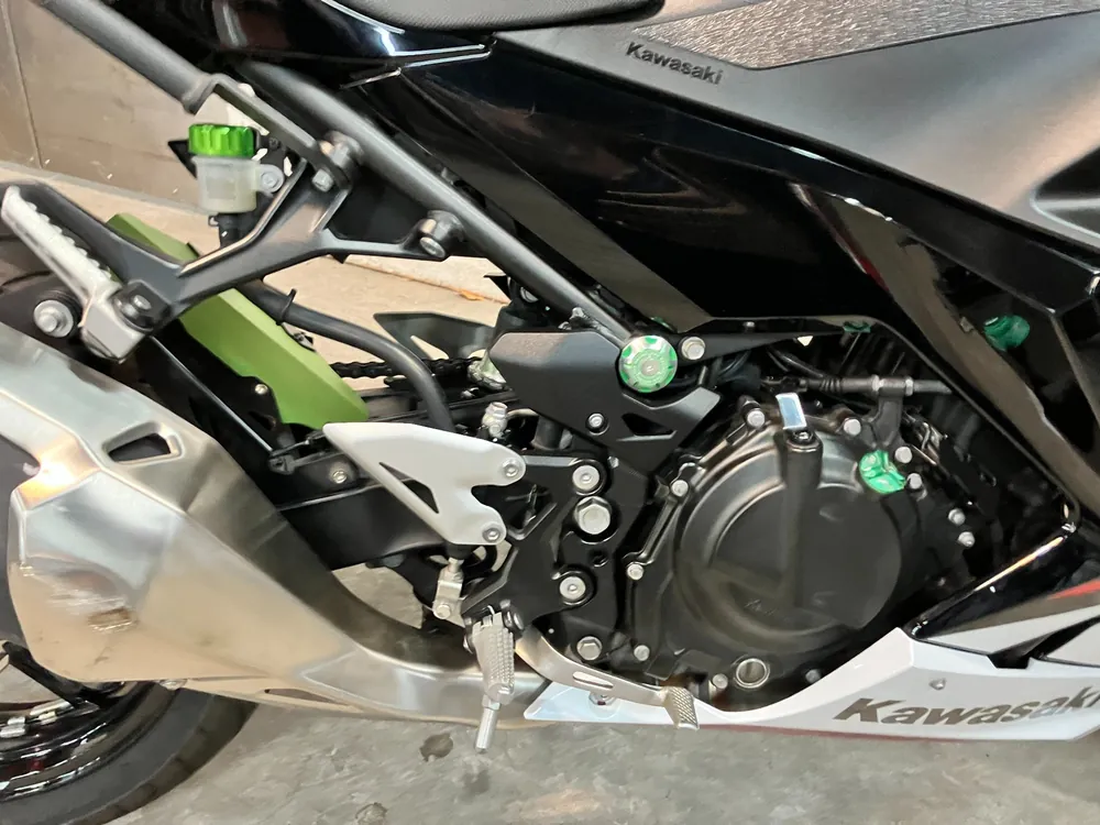 Kawasaki Ninja 400 2022, lime / black, фото 13