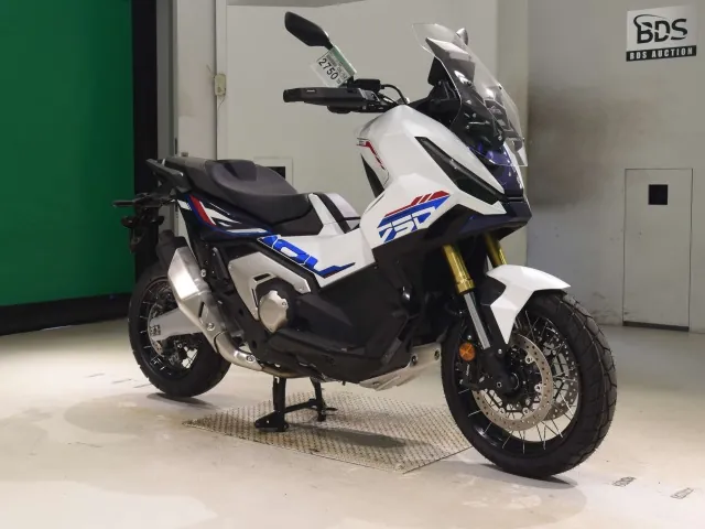 Honda X-ADV750 2026, white | red | blue, фото 3