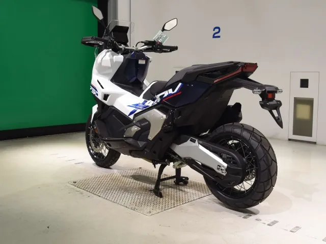 Honda X-ADV750 2026, white | red | blue, фото 6