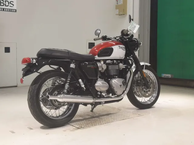 Triumph Bonneville T120 2020, белый, красный, фото 5