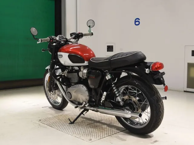 Triumph Bonneville T120 2020, белый, красный, фото 6