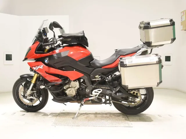 BMW S1000XR 2016, красный, фото 2