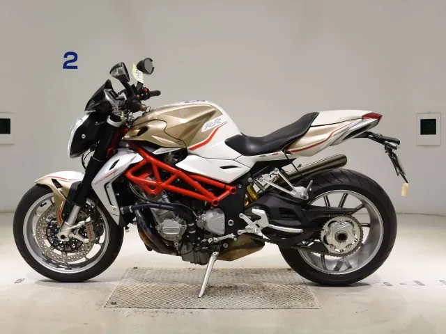 MV Agusta AGUSTA BRUTALE 1090RR 2013, золотистый, фото 2