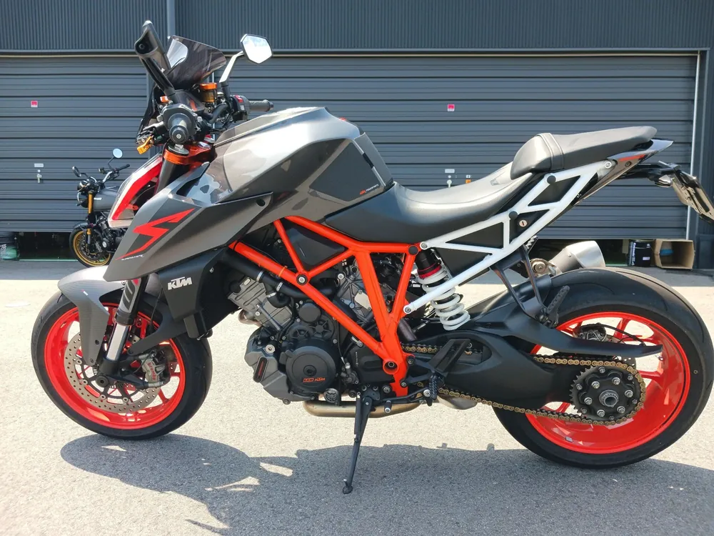 KTM 1290 Super Duke R 2017, gun m, оранжевый, фото 2