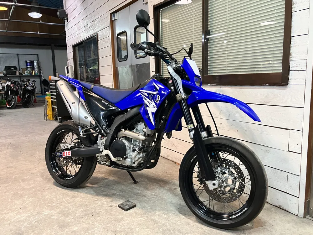 Yamaha WR250R, белый, чёрный, синий, фото 7