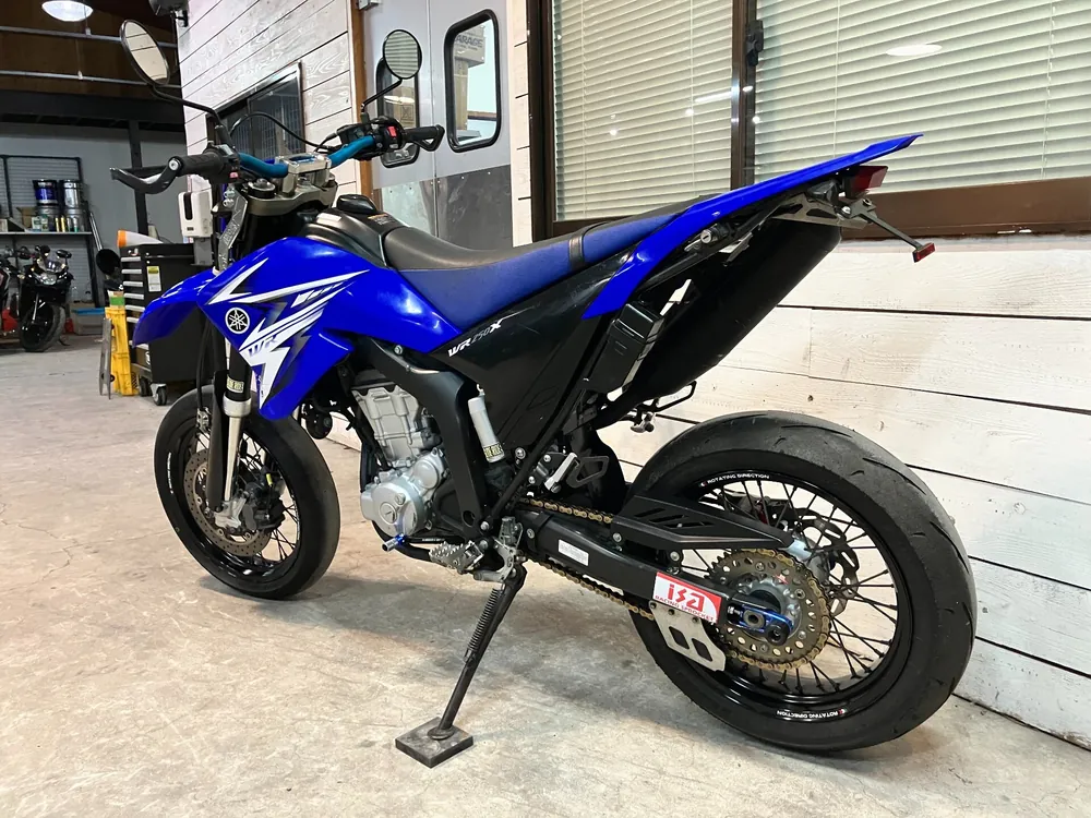 Yamaha WR250R, белый, чёрный, синий, фото 9