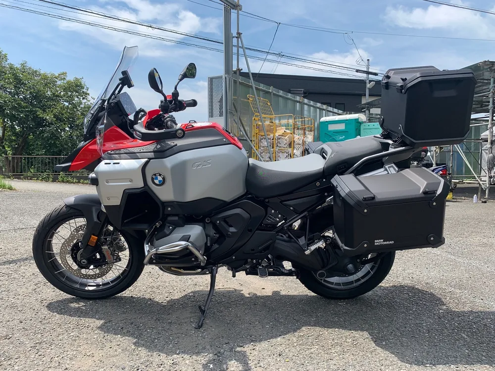 BMW R1300GS ADV 2026, silver / red, фото 3