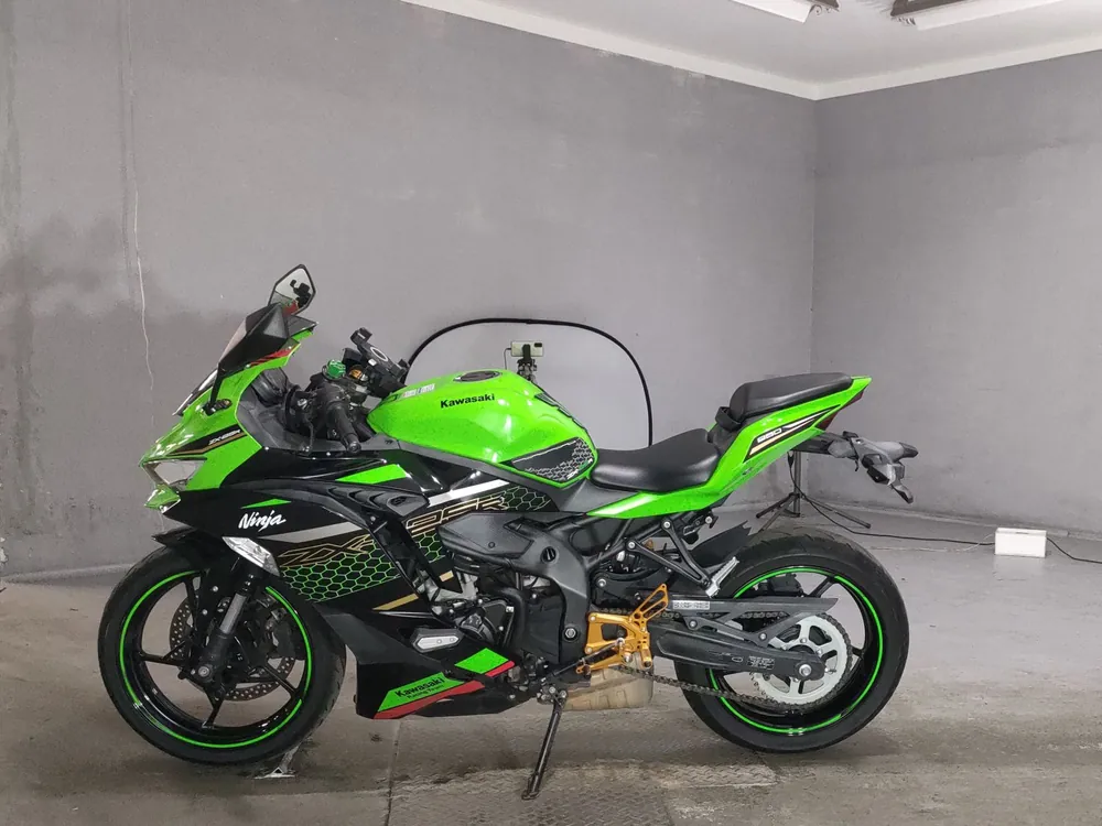 Kawasaki Ninja ZX-25R, зелёный, фото 2