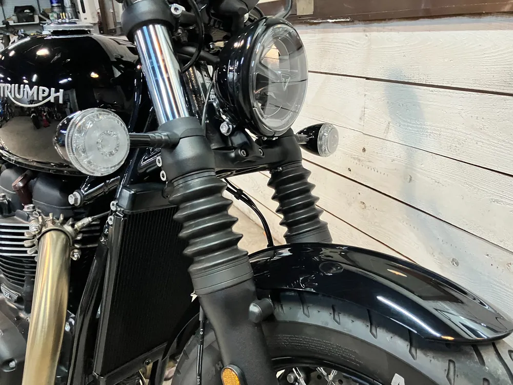 Triumph Bonneville Bo Bar 2024, чёрный, фото 19