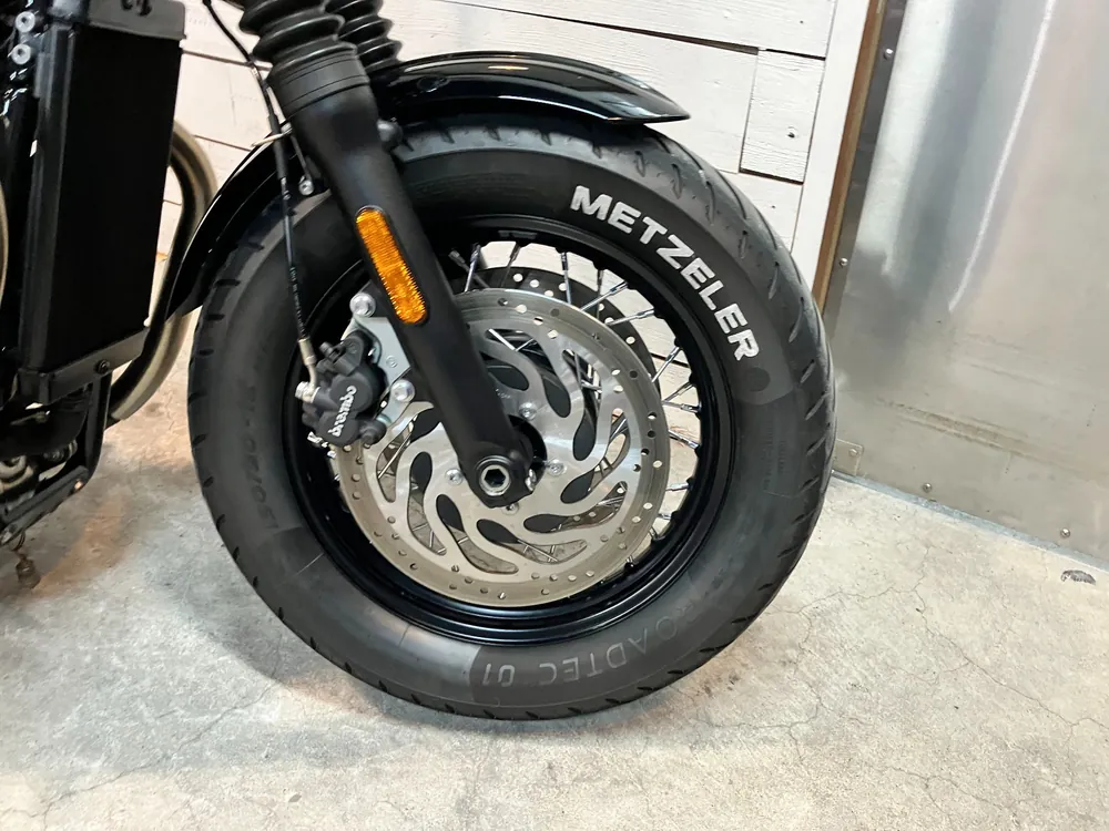 Triumph Bonneville Bo Bar 2024, чёрный, фото 20