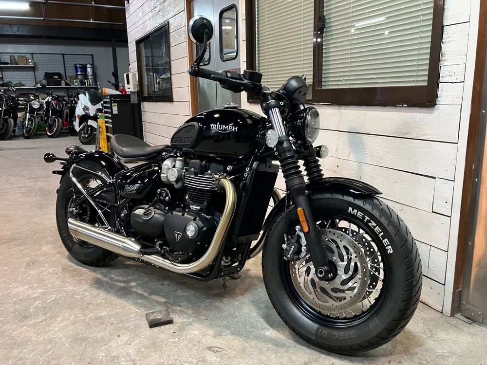 Triumph Bonneville Bo Bar 2024, чёрный, фото 7