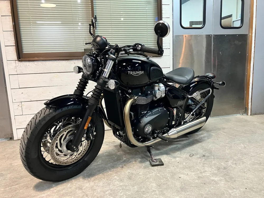 Triumph Bonneville Bo Bar 2024, чёрный, фото 8