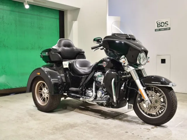 Harley-Davidson FLHTCUTG1870 2022, чёрный, фото 3
