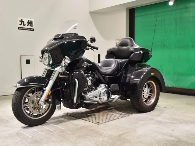 Harley-Davidson FLHTCUTG1870 2022, чёрный, фото 4