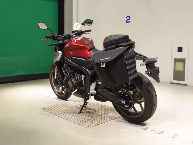 Honda CB650R 2022, красный, фото 6