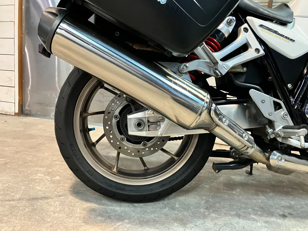 Honda CB1300 2016, белый, красный, navy blue, фото 11