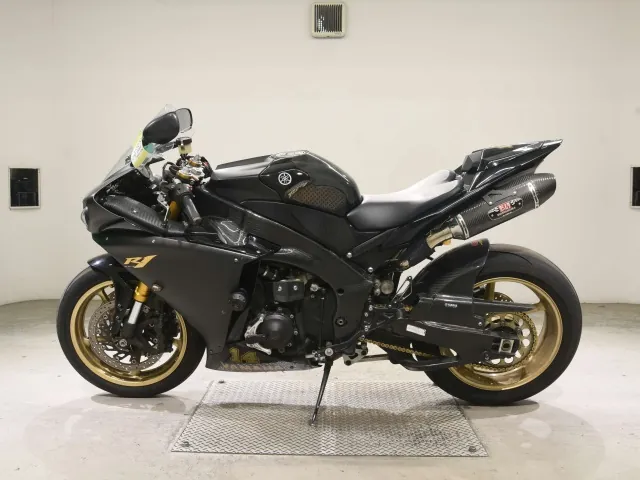 Yamaha YZF-R1 2010, чёрный, фото 2