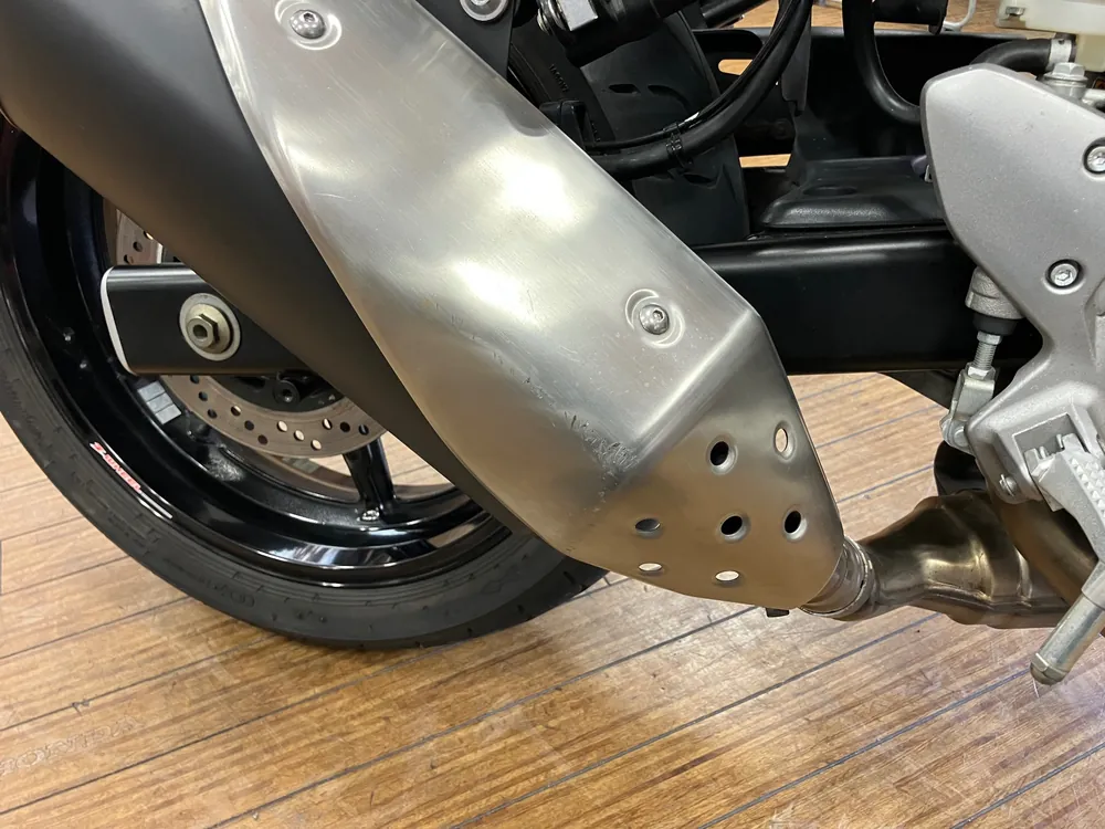 Suzuki SV650 2017, красный, фото 4