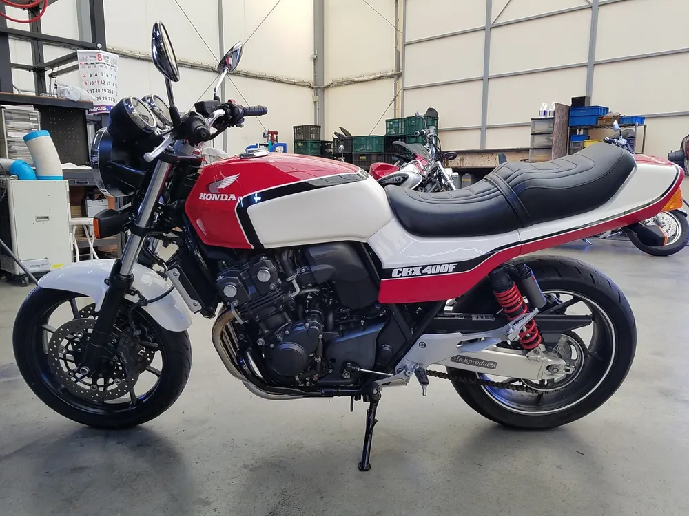 Honda CB400SB 2018, белый, чёрный, красный, фото 2